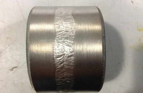 Prova di piega longitudinale su giunto saldato in acciaio al 9 di nichel / Longitudinal bending test on 9% nickel-steel welded joint